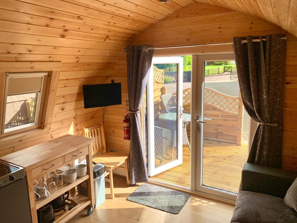 Conifer Cabins Fort William Exterior foto