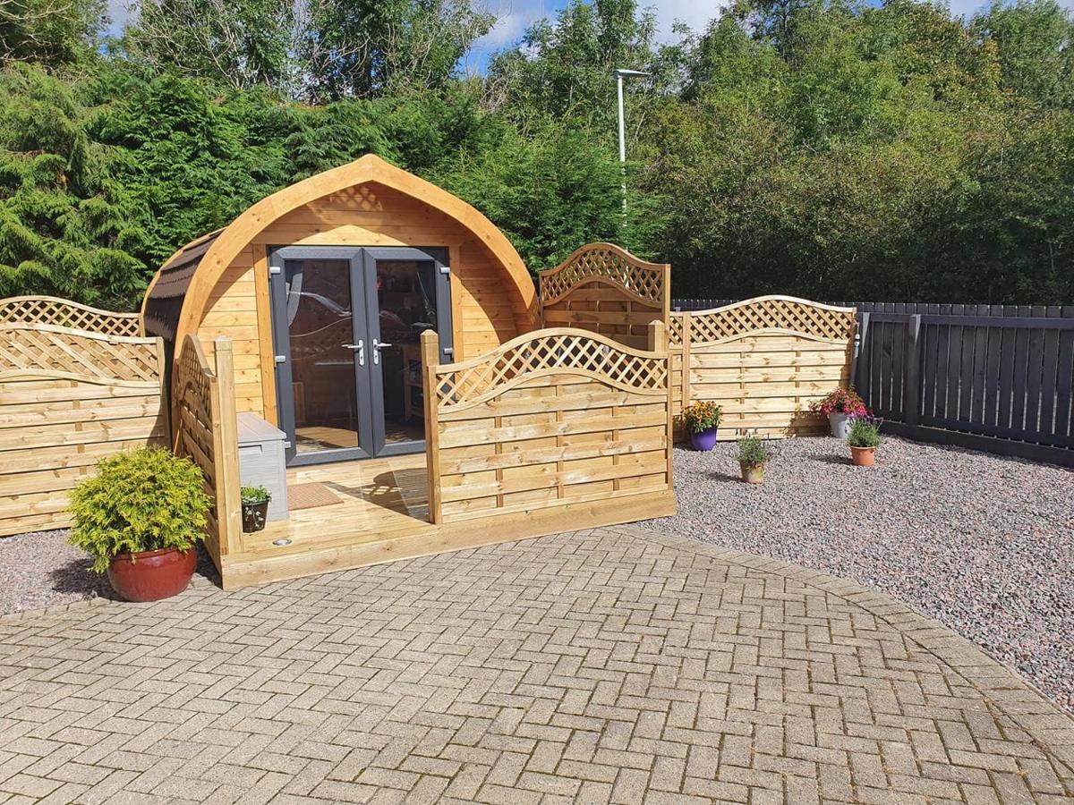Conifer Cabins Fort William Exterior foto