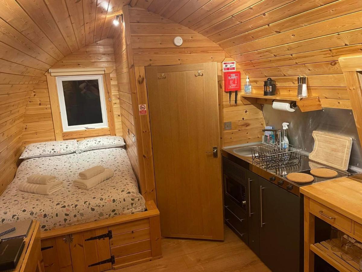 Conifer Cabins Fort William Exterior foto